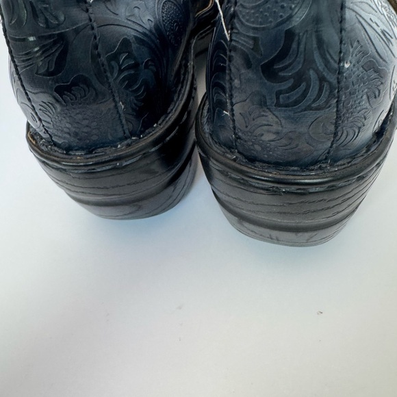 BASS Sheena Tooled Textured Paisley Slip On Blue Shoes Clogs Women's Size 9.5 - Picture 6 of 14